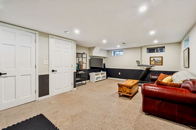 9 Mill St, Pembroke, MA 02359