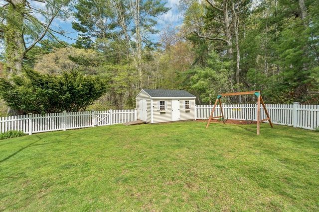 9 Mill St, Pembroke, MA 02359