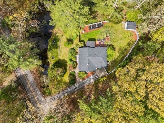 9 Mill St, Pembroke, MA 02359
