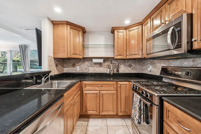 9 Mill St, Pembroke, MA 02359