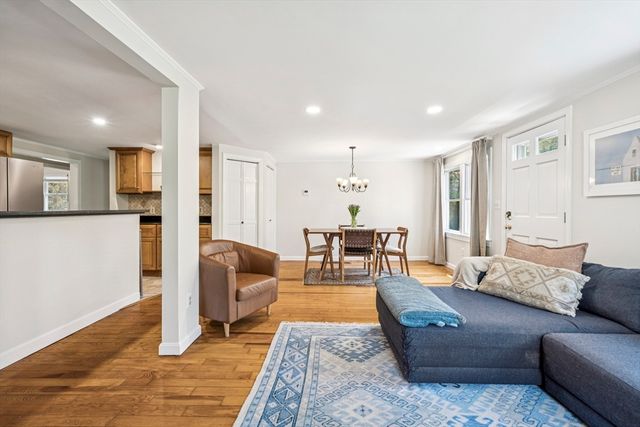 9 Mill St, Pembroke, MA 02359