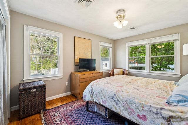 9 Mill St, Pembroke, MA 02359