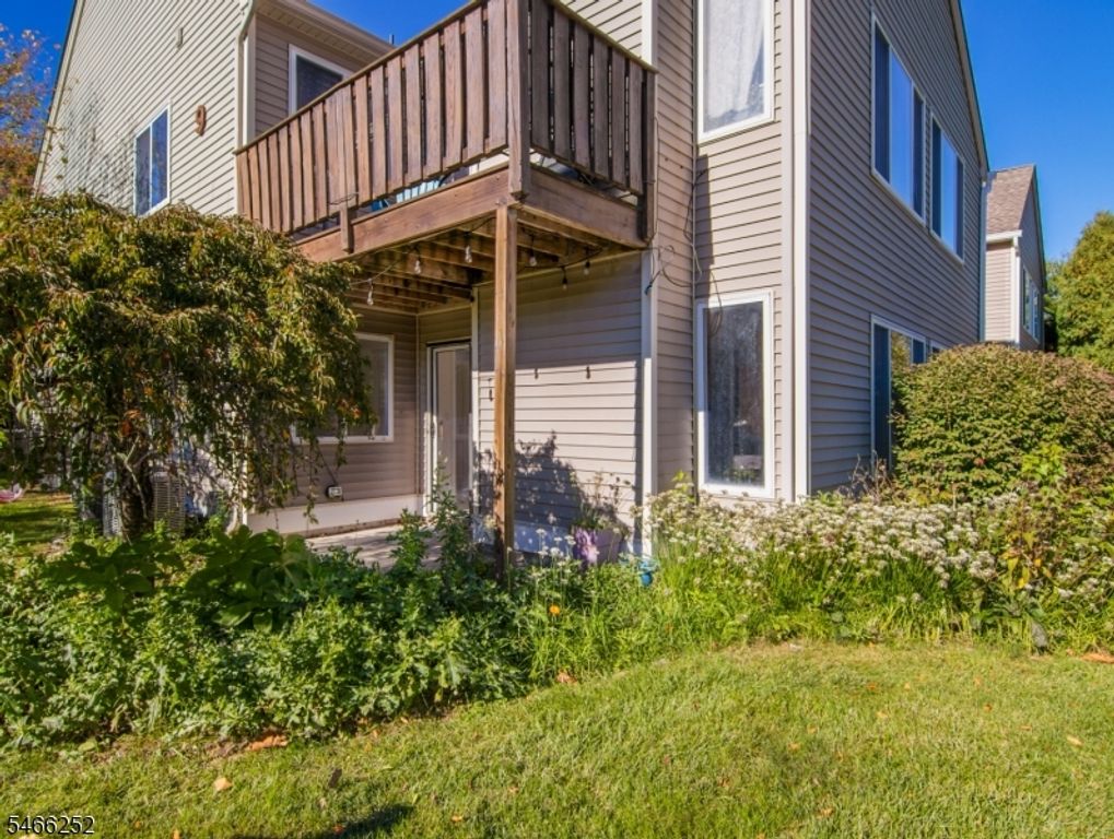 92 Falcon Ridge Way 2, Hamburg Boro, NJ 07419 — photo 2