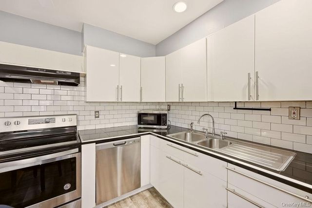 40 W 4th Street 214, Patchogue, NY 11772