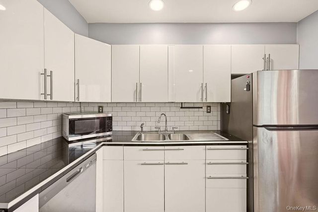40 W 4th Street 214, Patchogue, NY 11772