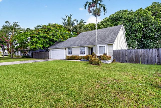 14843 SW 152nd Ter, Miami, FL 33187