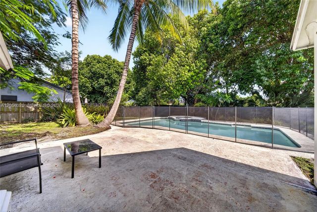14843 SW 152nd Ter, Miami, FL 33187