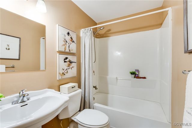 6108 Keaneland Dr, Richmond, VA 23225