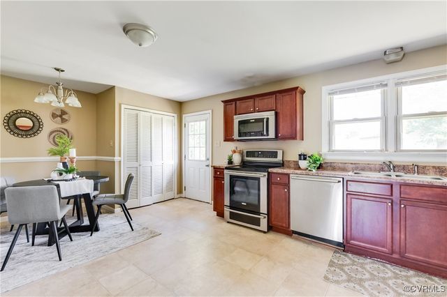 6108 Keaneland Dr, Richmond, VA 23225