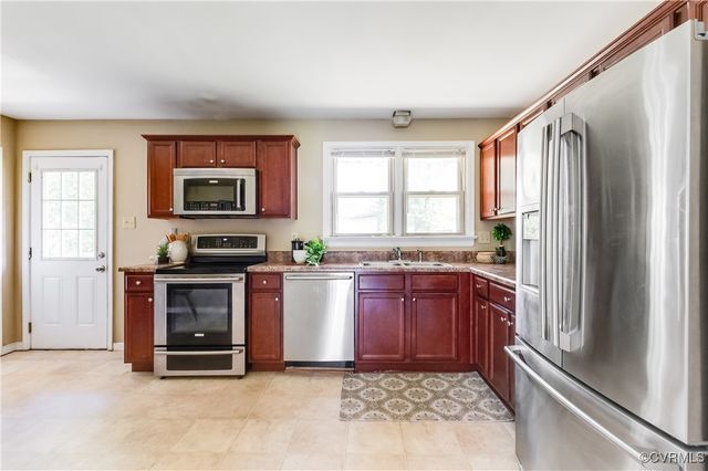 6108 Keaneland Dr, Richmond, VA 23225