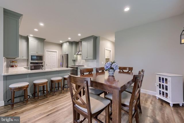 2312 RALEIGH DR, Lancaster, PA 17601