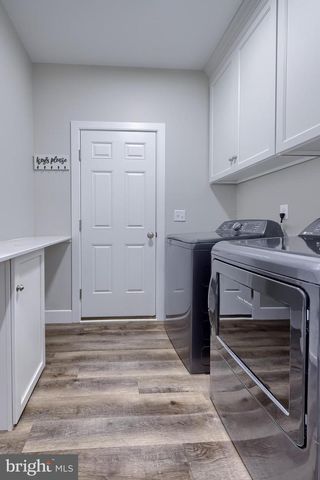 2312 RALEIGH DR, Lancaster, PA 17601