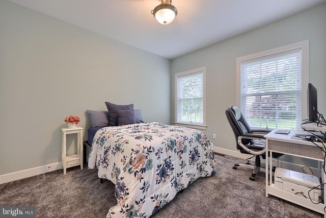 2312 RALEIGH DR, Lancaster, PA 17601