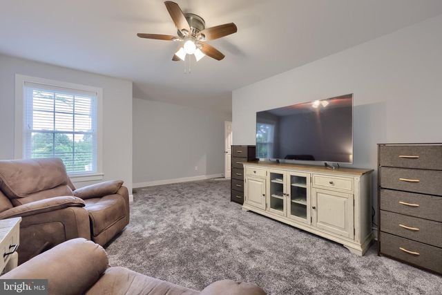 2312 RALEIGH DR, Lancaster, PA 17601