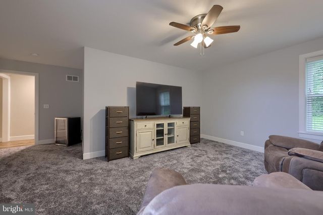 2312 RALEIGH DR, Lancaster, PA 17601