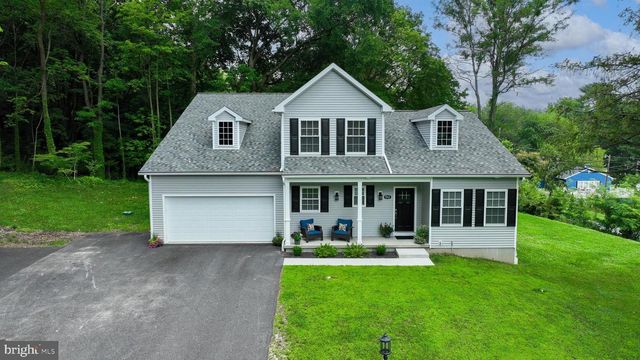 2312 RALEIGH DR, Lancaster, PA 17601