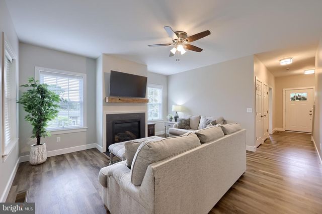 2312 RALEIGH DR, Lancaster, PA 17601