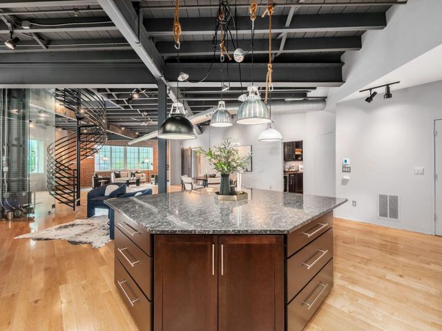 17 W 3rd Avenue, 212, Columbus, OH 43201