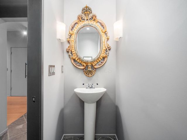 17 W 3rd Avenue, 212, Columbus, OH 43201