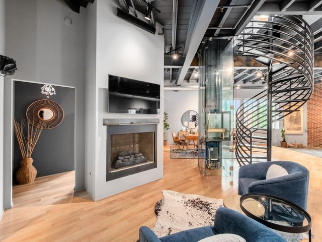 17 W 3rd Avenue, 212, Columbus, OH 43201