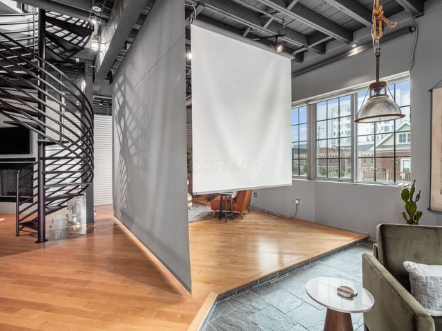 17 W 3rd Avenue, 212, Columbus, OH 43201