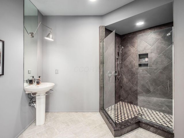 17 W 3rd Avenue, 212, Columbus, OH 43201