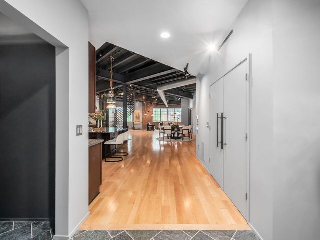 17 W 3rd Avenue, 212, Columbus, OH 43201