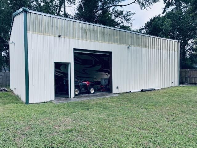 802 Fall Creek Drive, Huffman, TX 77336