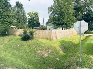 802 Fall Creek Drive, Huffman, TX 77336