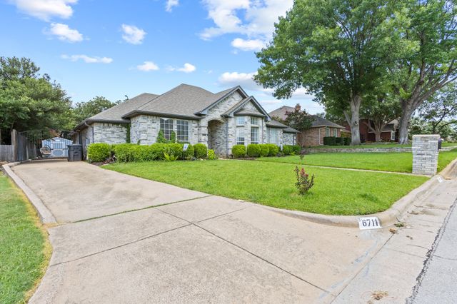6711 Landover Hills Lane, Arlington, TX 76017