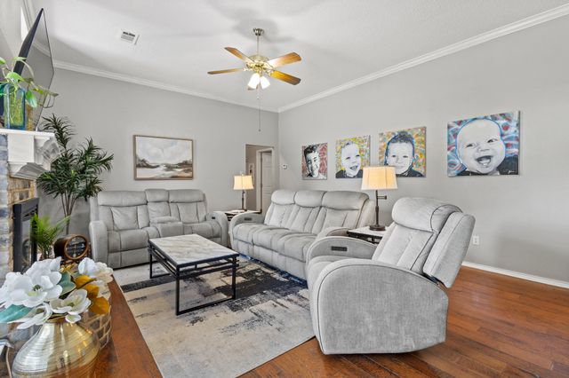 6711 Landover Hills Lane, Arlington, TX 76017