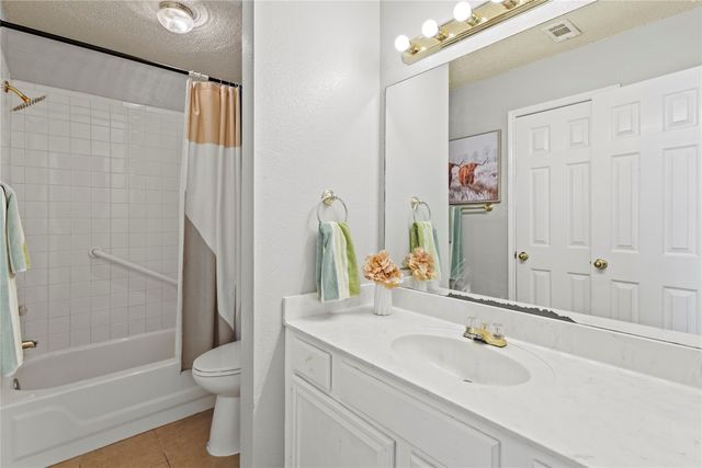 6711 Landover Hills Lane, Arlington, TX 76017