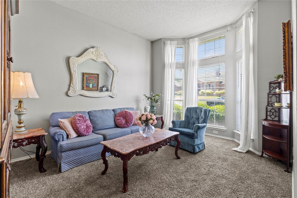 6711 Landover Hills Lane, Arlington, TX 76017