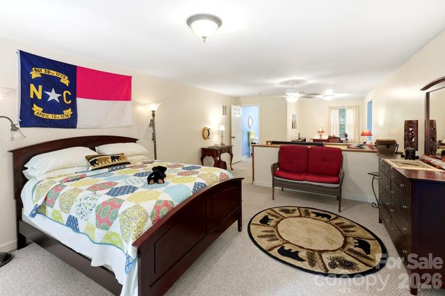 37 Pine Bluff Road, Hendersonville, NC 28792