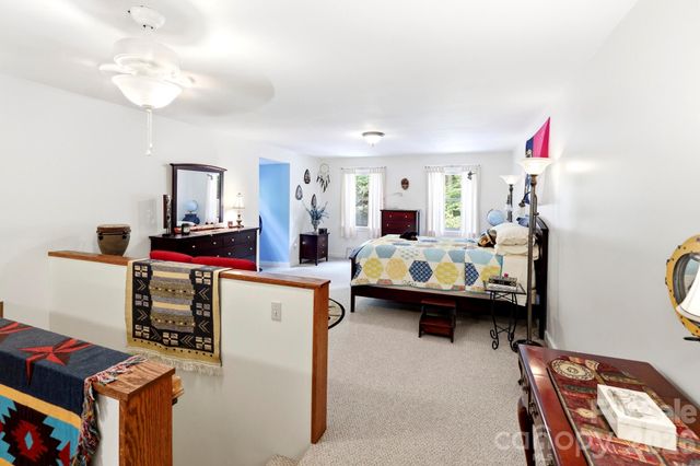 37 Pine Bluff Road, Hendersonville, NC 28792