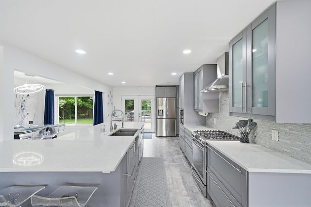 8650 Clinton River Road, Sterling Heights, MI 48314