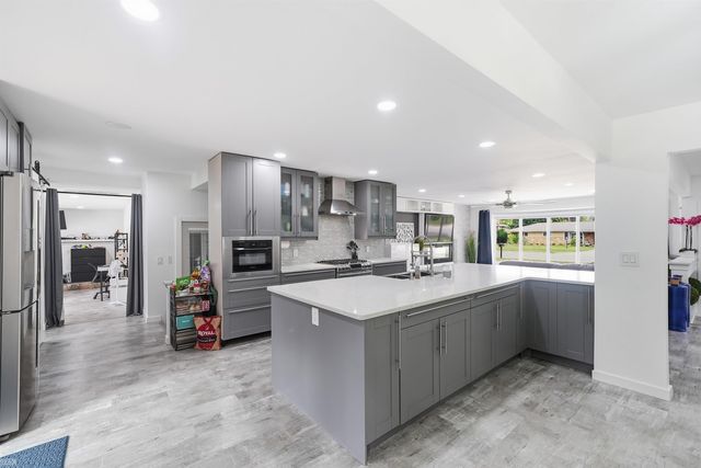 8650 Clinton River Road, Sterling Heights, MI 48314