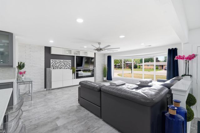 8650 Clinton River Road, Sterling Heights, MI 48314