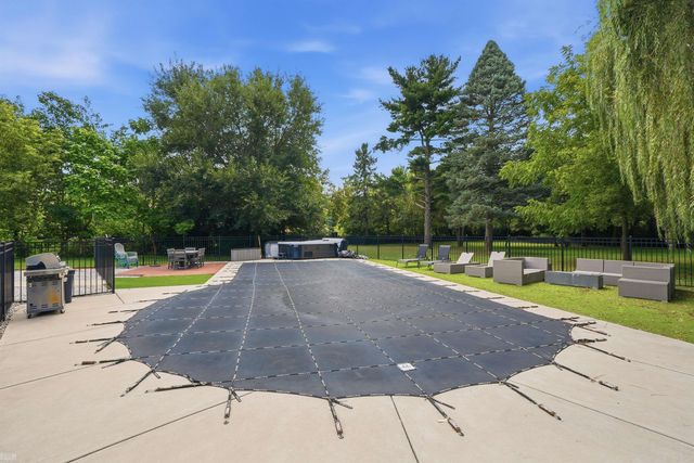 8650 Clinton River Road, Sterling Heights, MI 48314