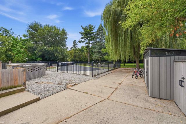 8650 Clinton River Road, Sterling Heights, MI 48314