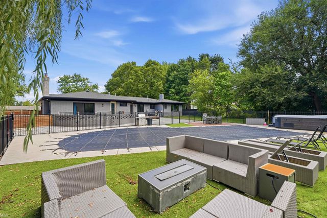8650 Clinton River Road, Sterling Heights, MI 48314