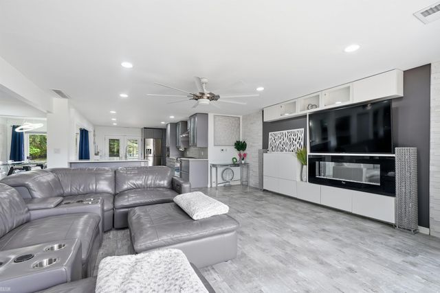 8650 Clinton River Road, Sterling Heights, MI 48314
