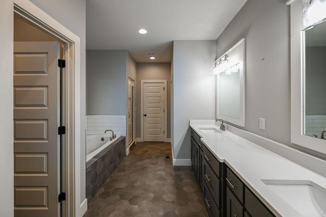 22622 W 87th Terrace, Lenexa, KS 66227