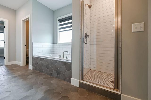 22622 W 87th Terrace, Lenexa, KS 66227