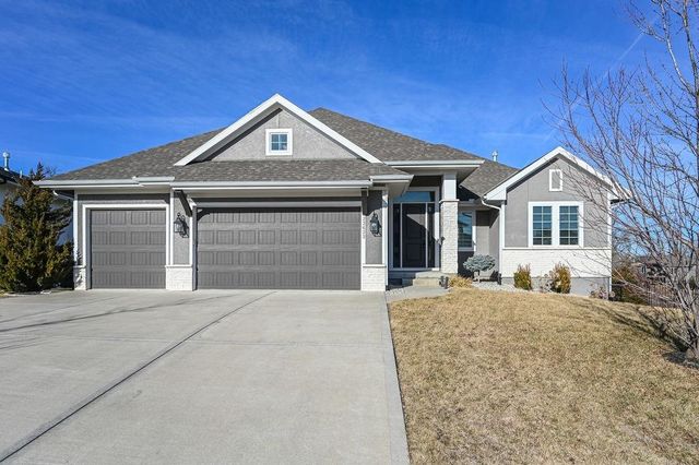 22622 W 87th Terrace, Lenexa, KS 66227