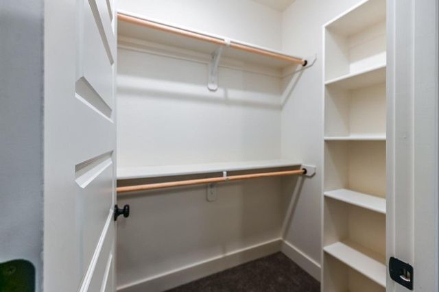 22622 W 87th Terrace, Lenexa, KS 66227