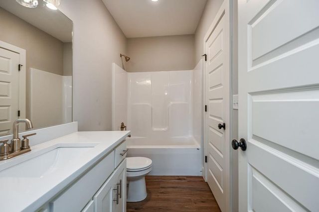 22622 W 87th Terrace, Lenexa, KS 66227