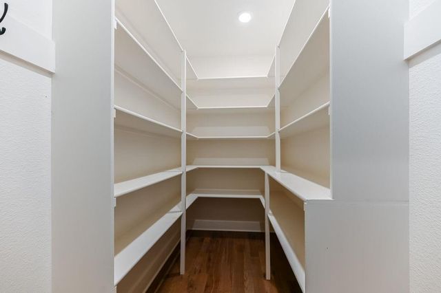 22622 W 87th Terrace, Lenexa, KS 66227