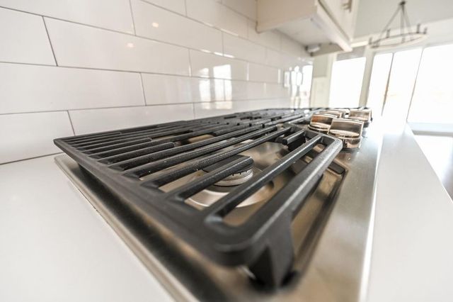 22622 W 87th Terrace, Lenexa, KS 66227