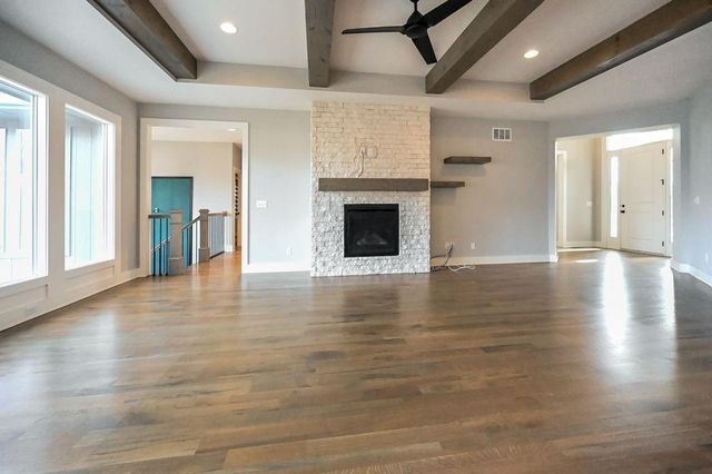 22622 W 87th Terrace, Lenexa, KS 66227